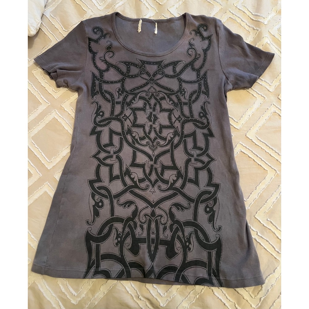 Vintage Y2K Gothic Graphic Ribbed Top Gray Studded Scrollwork Short Sleeve Tee